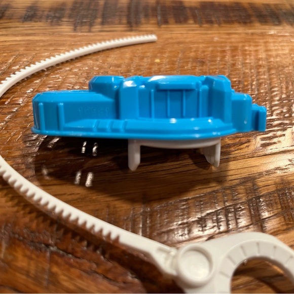 Hasbro Beyblade Light Blue Launcher, 2017 - Picture 5 of 6